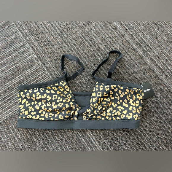 💚 2 for $60 - Blackmilk - XL - GOLDEN LEOPARD TWIST CROP - LIMITED - Picture 6 of 8